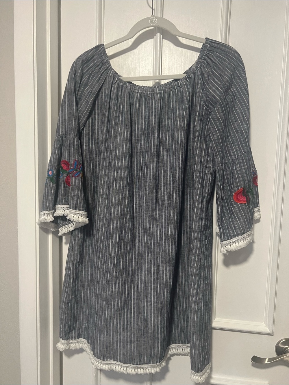 beachlunchlounge Blue striped mini dress with multicolor floral embroidery